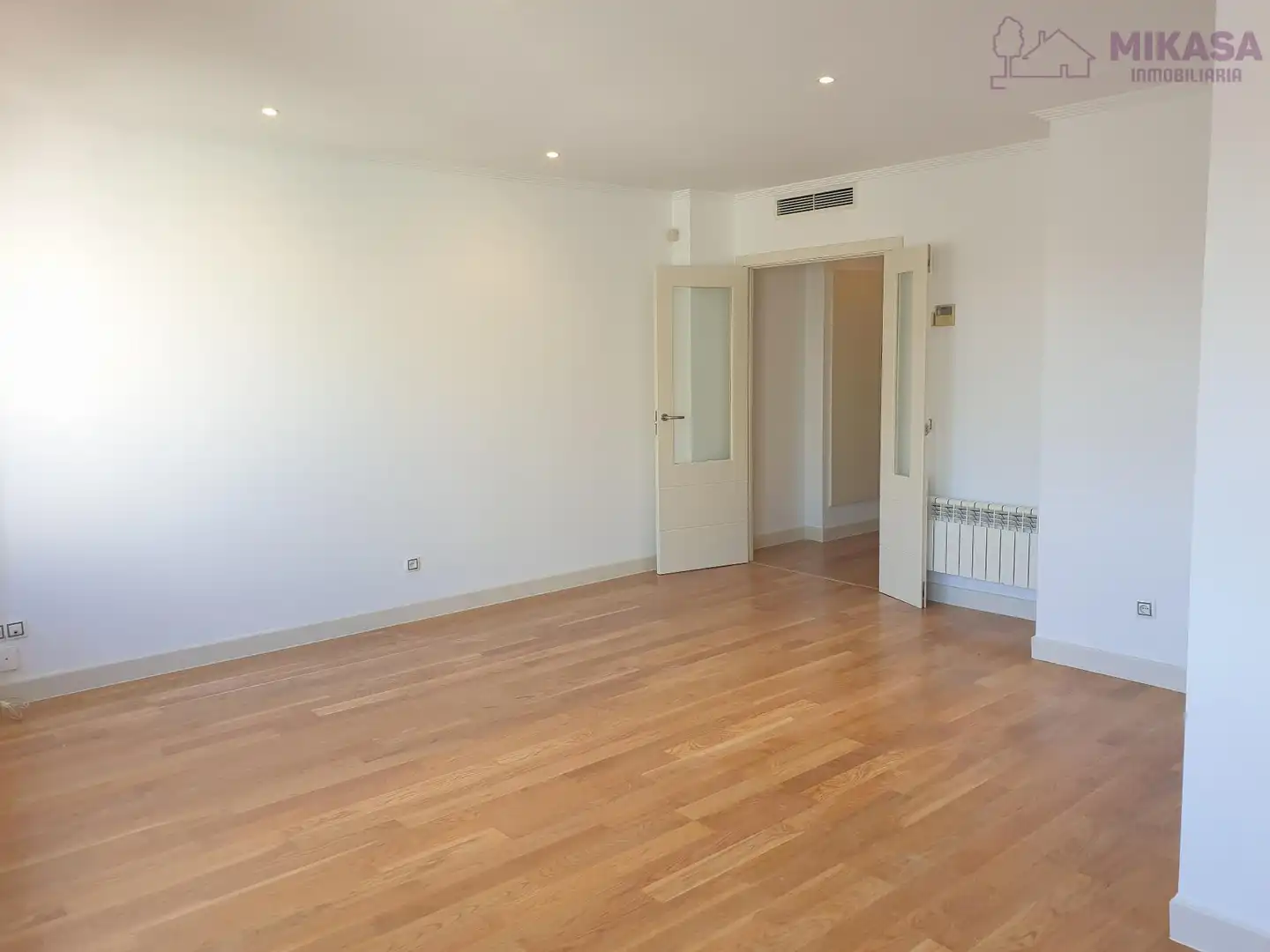 Flat for rent in Madrid  with Air Conditioner, Heating and Community pool