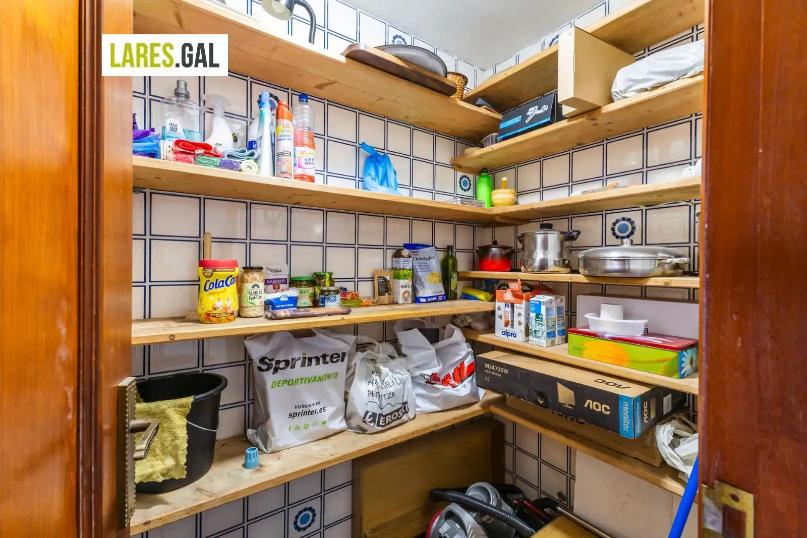 Cocina de Piso en venta en Cangas  con Calefacción, Terraza y Trastero