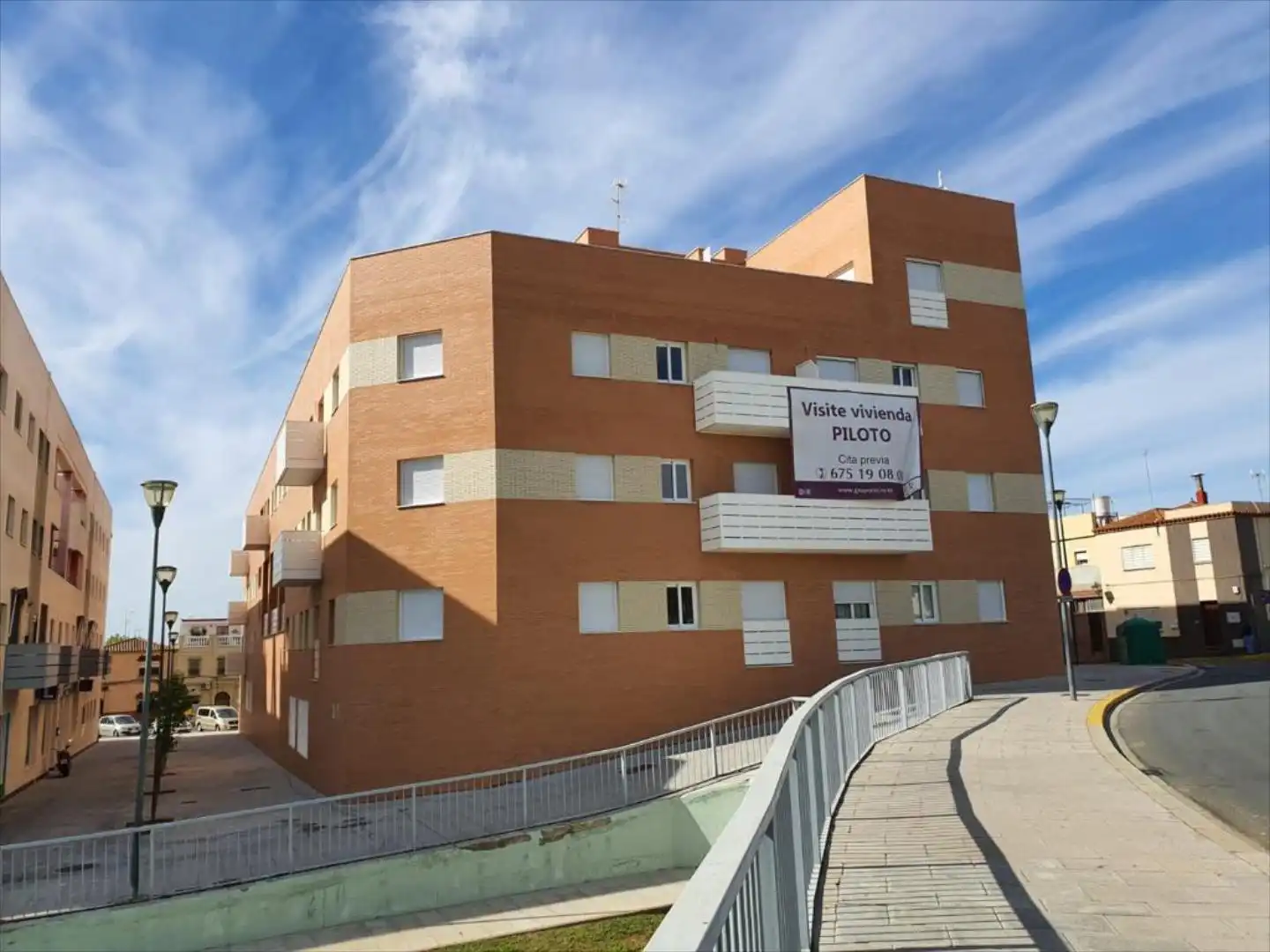 Vista exterior de Ático de alquiler en Alcalá de Guadaira con Terraza, Trastero y Piscina