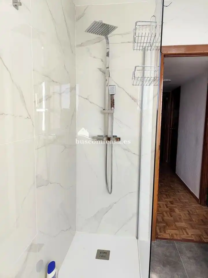 Room in Ruiz Jiménez, Avda de Madrid - Pº de la Estación
