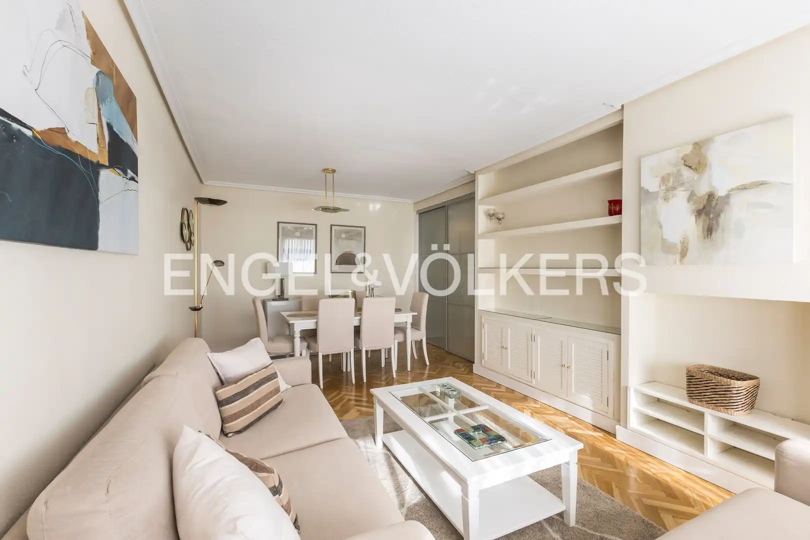 Sala de estar de Piso de alquiler en Madrid con Aire acondicionado, Calefacción y Jardín privado
