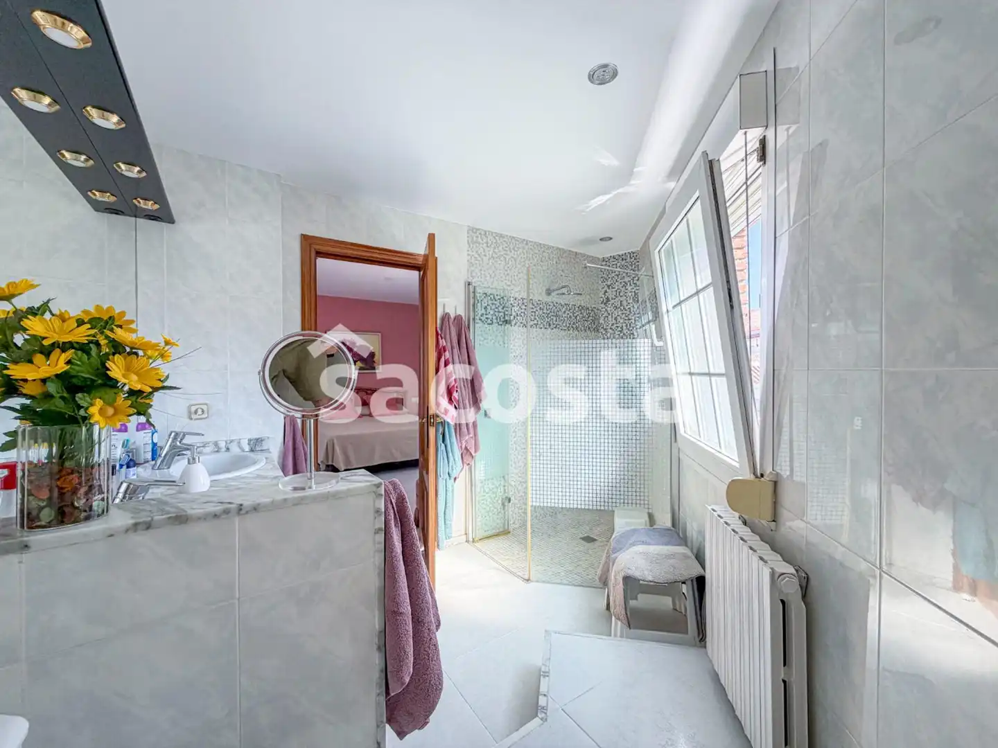 Baño de Casa adosada en venta en Pineda de Mar con Aire acondicionado, Calefacción y Jardín privado