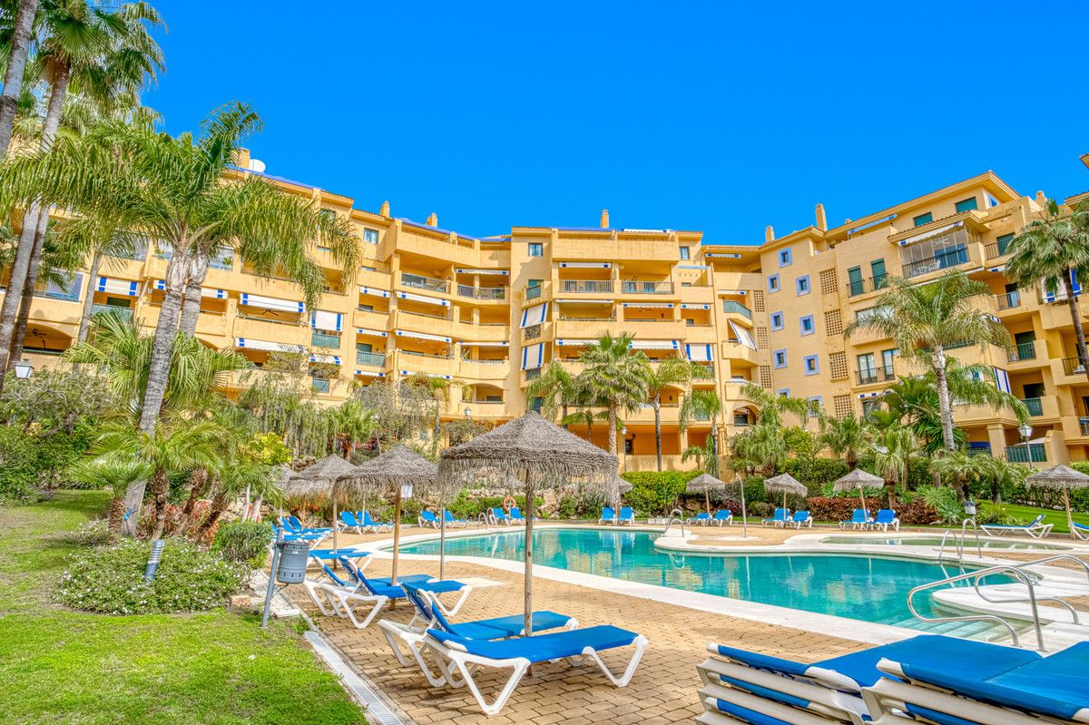 Exterior view of Apartment for sale in Marbella  with Air Conditioner, Heating and Terrace