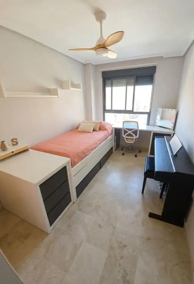 Habitación de Piso en venta en Alicante / Alacant con Aire acondicionado, Calefacción y Terraza
