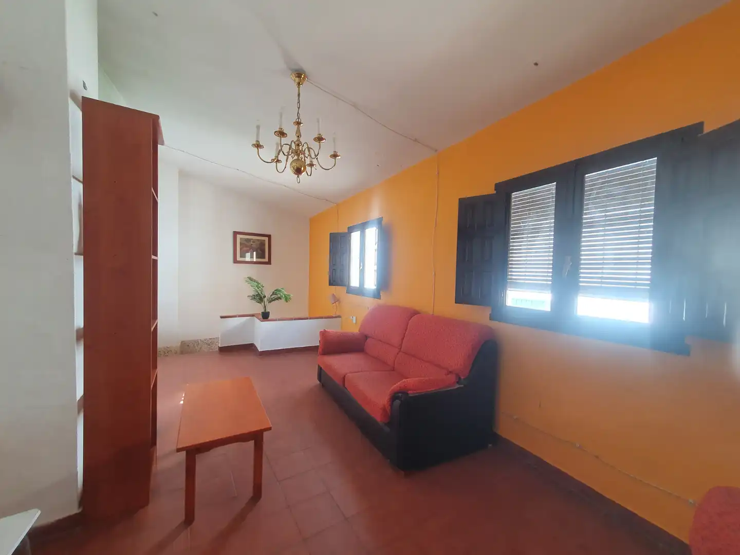 Sala d'estar de Casa o xalet en venda en Guadix amb Traster i Moblat