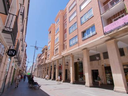 Vista exterior de Àtic en venda en Palencia Capital amb Terrassa i Balcó