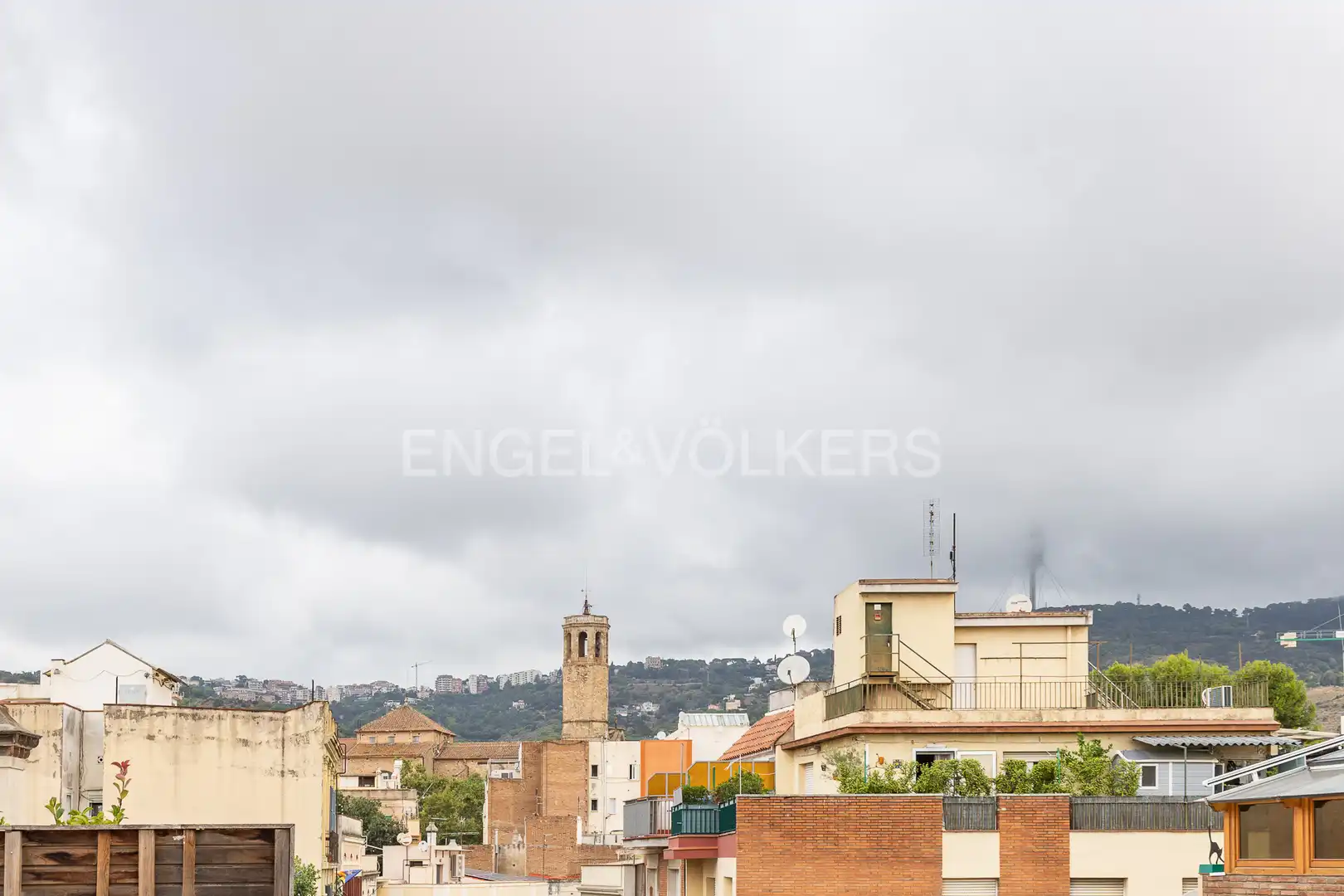 Vista exterior de Àtic en venda en Barcelona amb Calefacció, Parquet i Terrassa