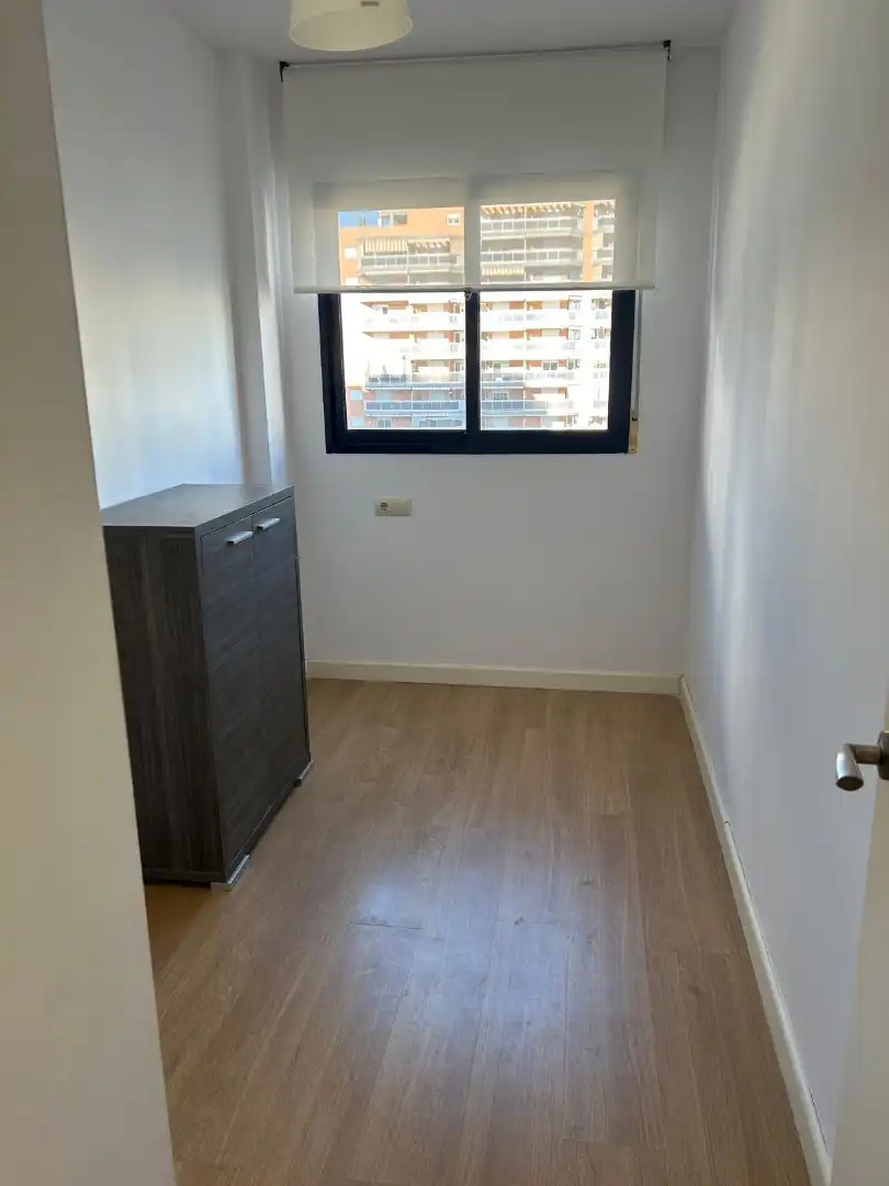 Habitación de Apartamento en venta en La Pobla de Farnals con Aire acondicionado, Calefacción y Jardín privado