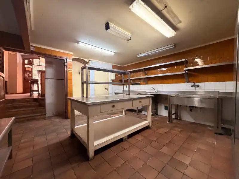 Cocina de Edificio en venta en La Bisbal d'Empordà