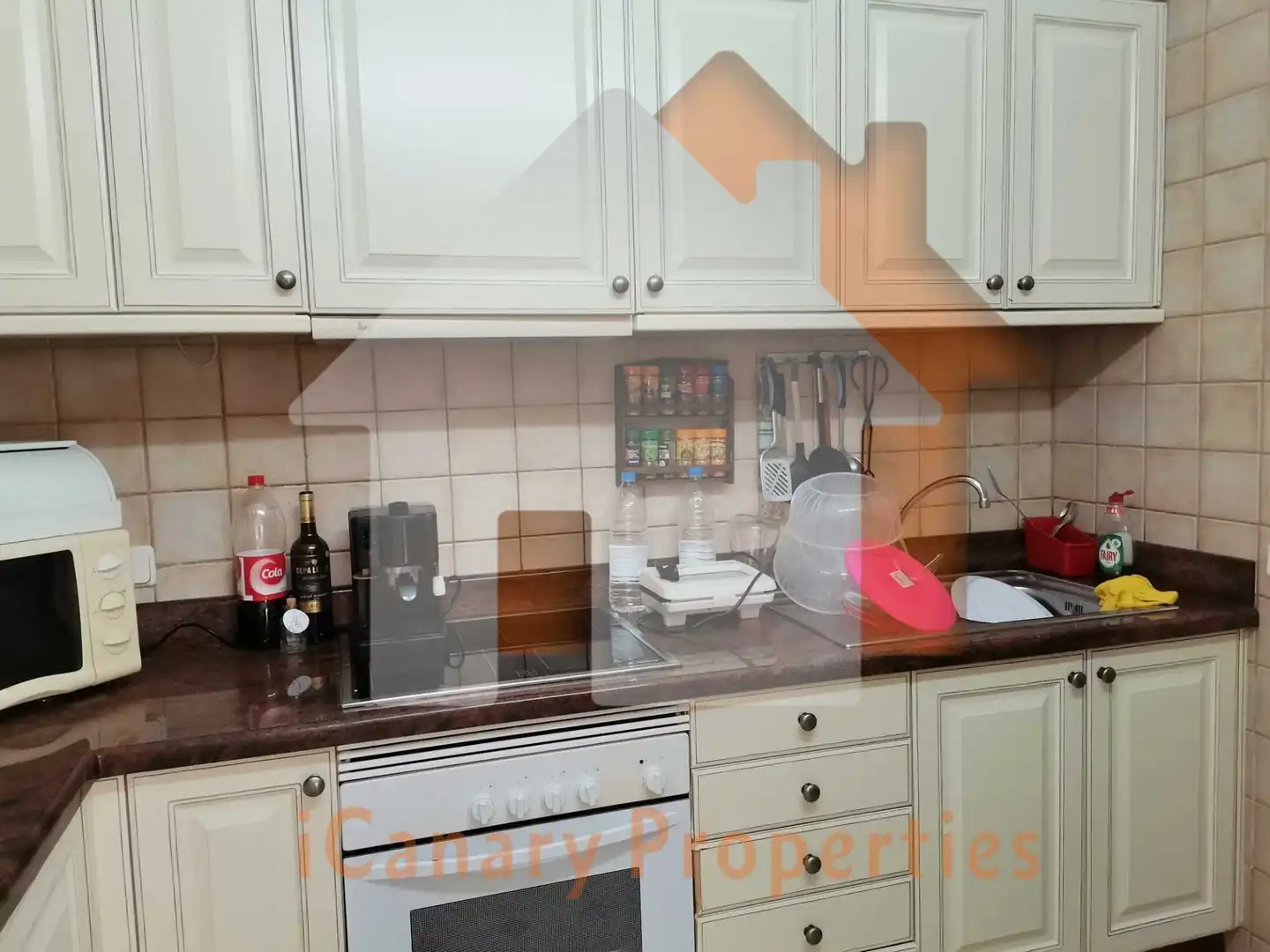 Cocina de Casa adosada de alquiler en San Bartolomé de Tirajana con Aire acondicionado, Jardín privado y Terraza