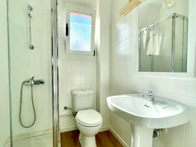Baño de Piso en venta en Salt con Aire acondicionado, Calefacción y Terraza