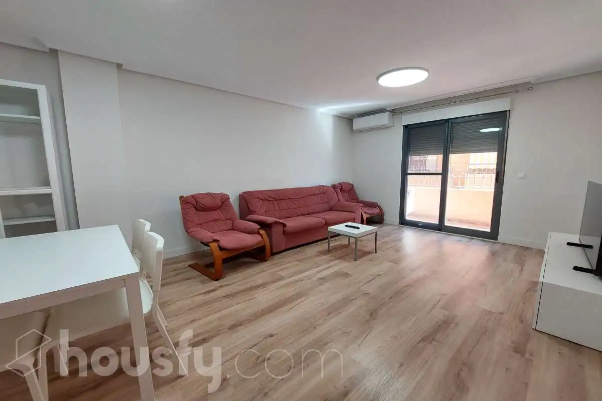 Wohnzimmer von Wohnung zur Miete in San Vicente del Raspeig / Sant Vicent del Raspeig mit Klimaanlage, Heizung und Parkett