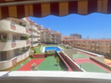 Appartamento con piscina in affitto a Calle El Coloso 3