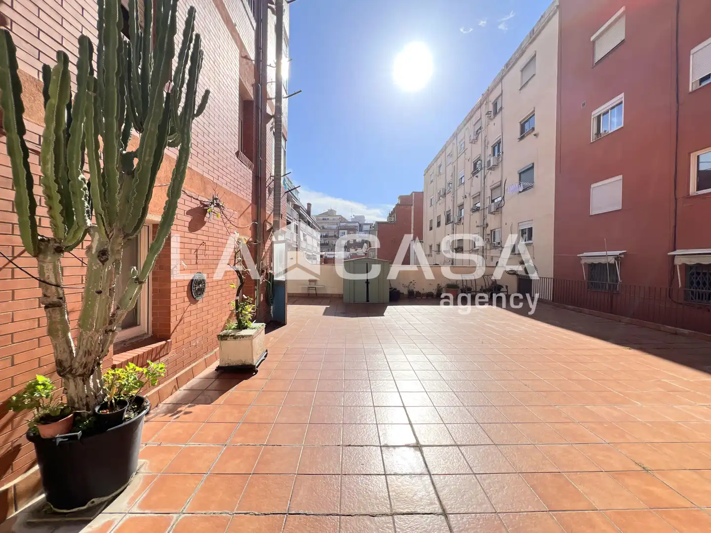 Exterior view of Flat for sale in  Barcelona Capital  with Heating and Terrace