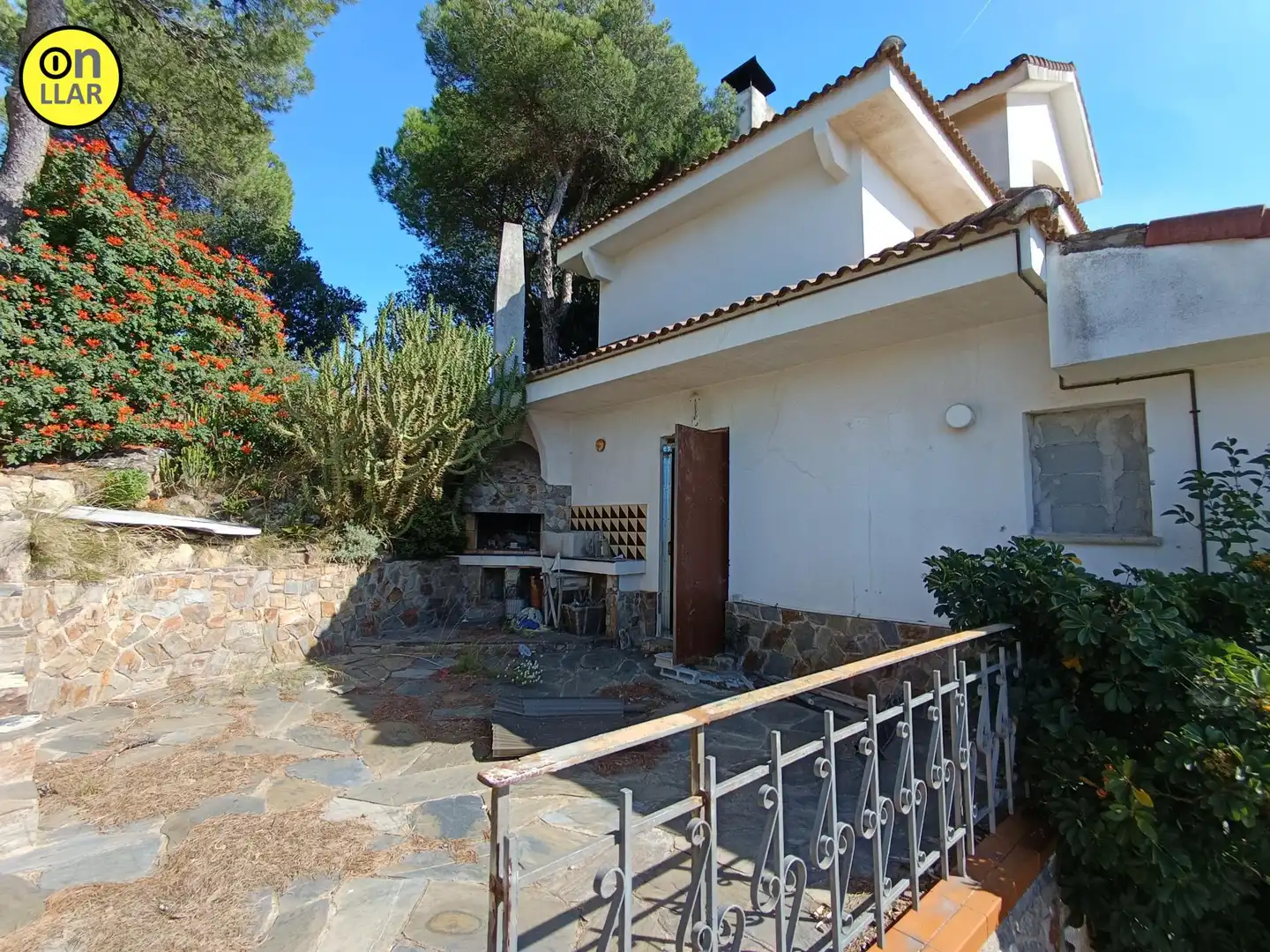 Außenansicht von Haus oder Chalet zum Verkauf in Sant Fost de Campsentelles mit Privatgarten, Terrasse und Abstellraum