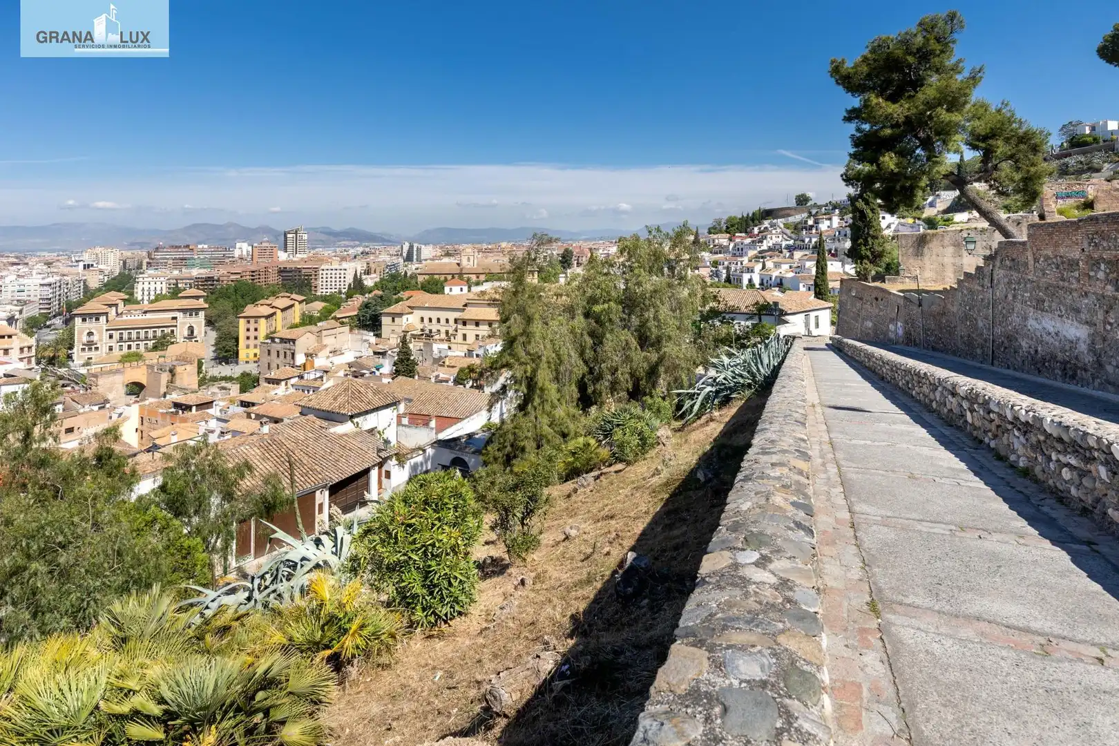 Vista exterior de Piso en venta en Granada