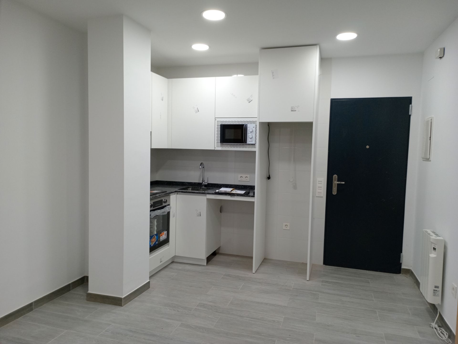 Cuina de Estudi en venda en Salamanca Capital amb Calefacció, Forn i Microones