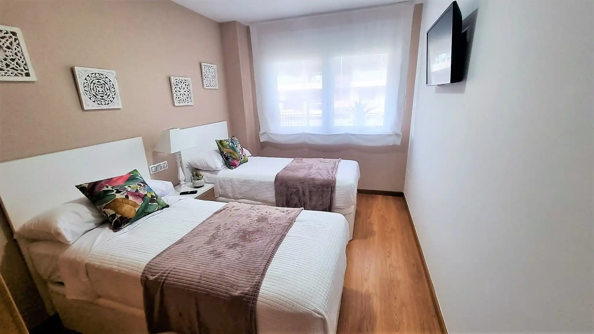 Habitación de Piso de alquiler en Cangas  con Aire acondicionado, Calefacción y Parquet