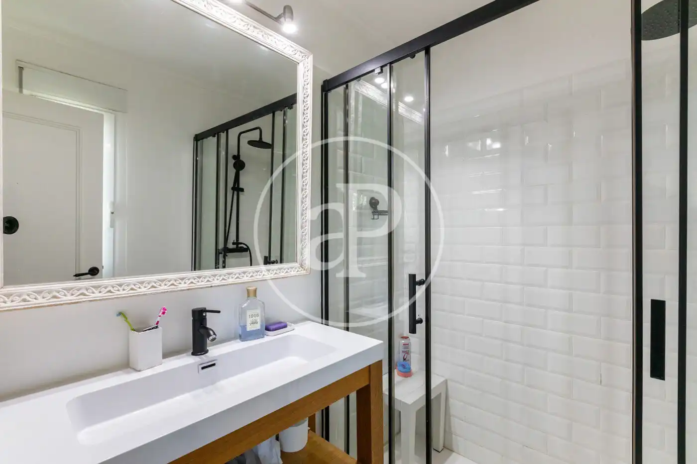 Baño de Casa adosada en venta en La Moraleja con Aire acondicionado, Calefacción y Jardín privado