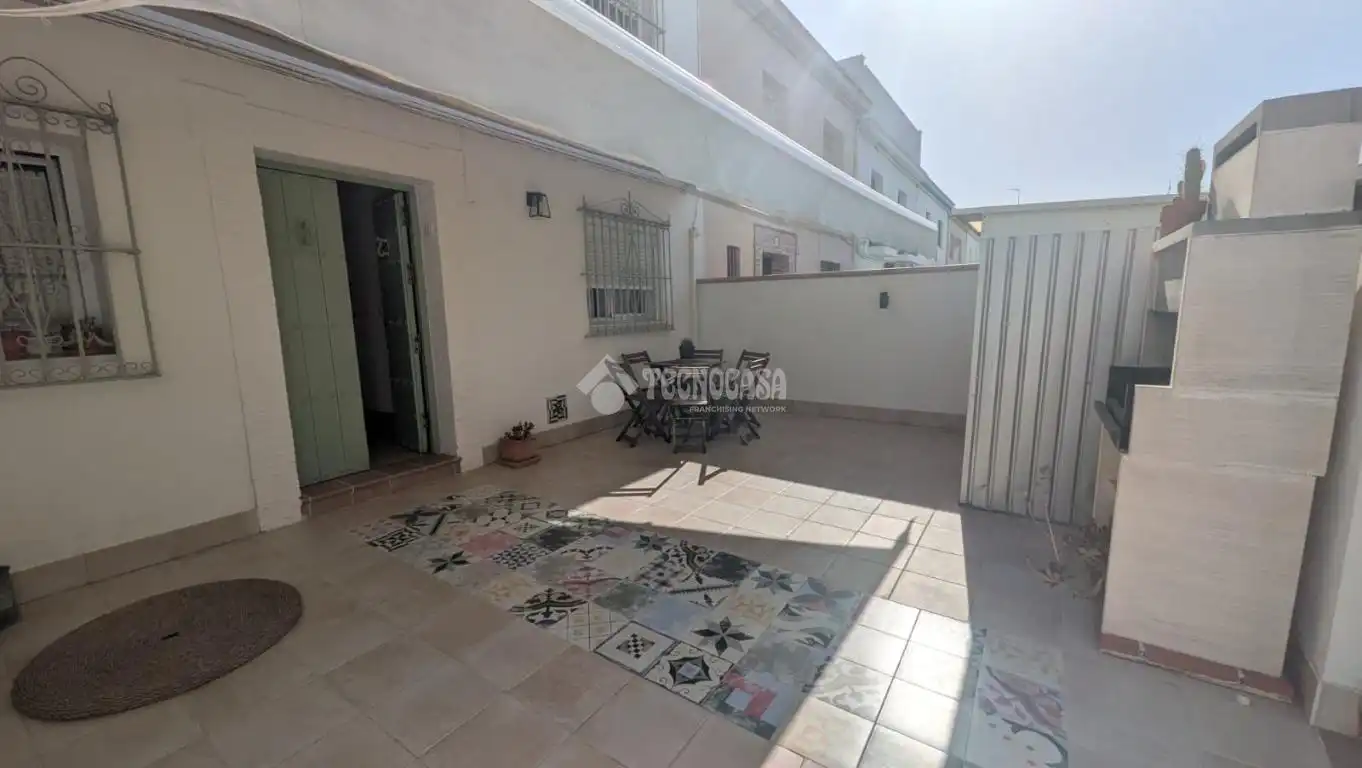 Vista exterior de Casa adosada en venta en Marchena