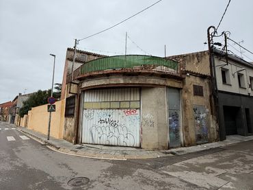 Mixte résidentiel à vendre à Carrer Olzinelles