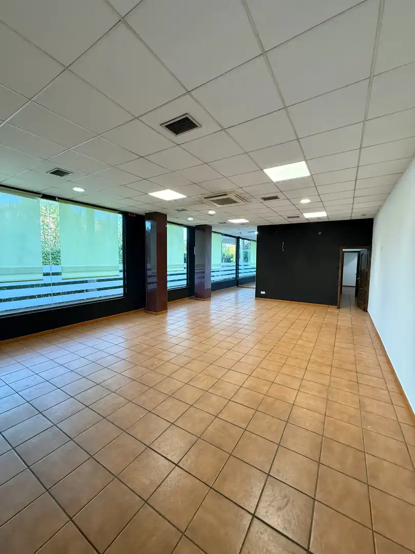 Local de alquiler en Valdemoro con Aire acondicionado, Terraza y Amueblado