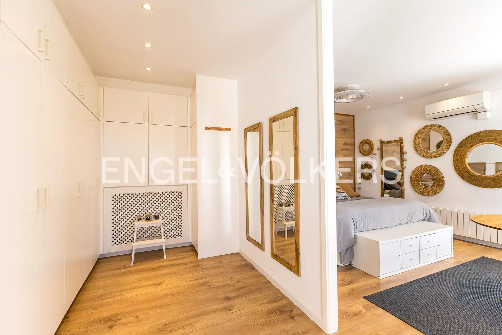 Habitación de Casa o chalet en venta en Vilanova i la Geltrú con Aire acondicionado, Calefacción y Jardín privado