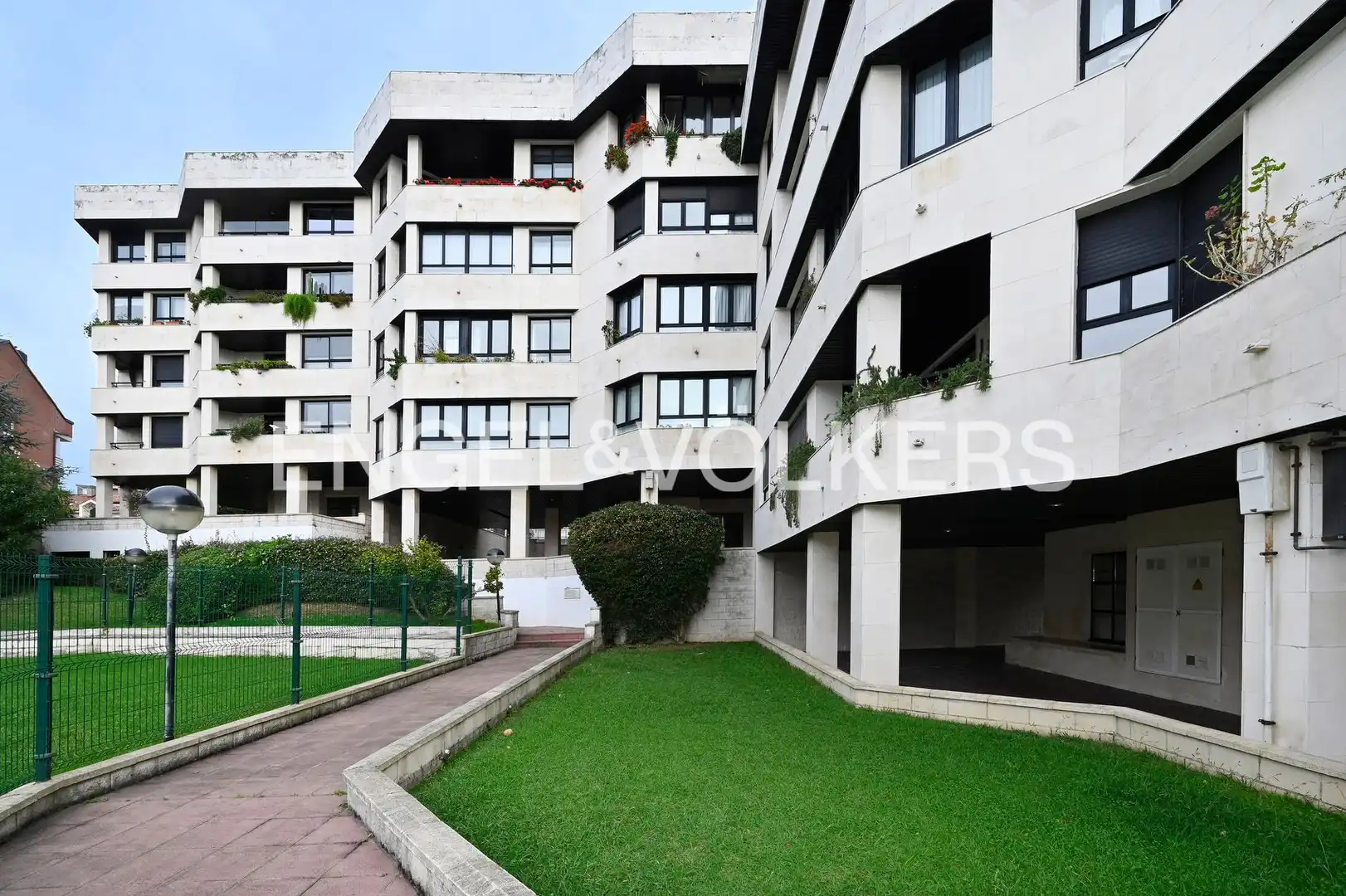 Vista exterior de Piso en venta en Valdenoja