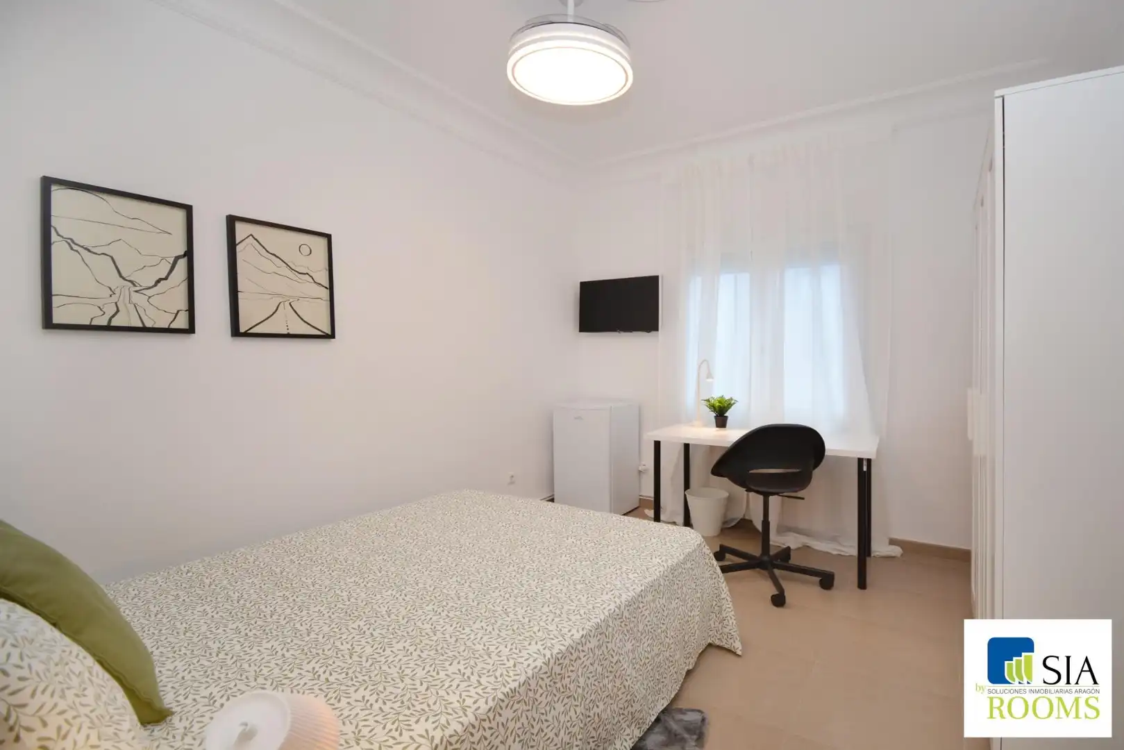 Room in Calle LATASSA, FELIX, 26, Universidad San Francisco