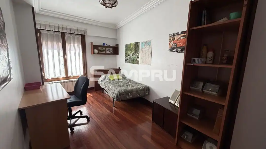 Bedroom of Flat for sale in Arrasate / Mondragón  with Storage room and Balcony