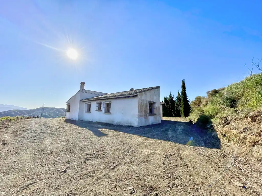 Casa rústica amb piscina en venda a El Borge, imagen 28