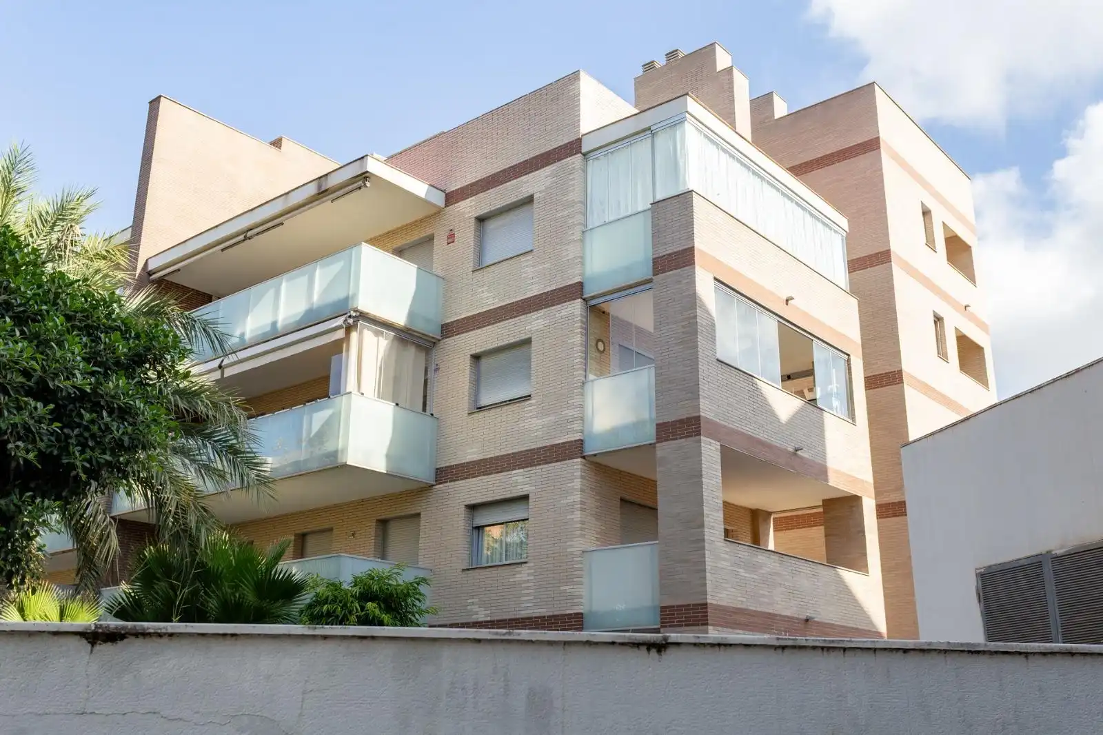 Außenansicht von Wohnung zum Verkauf in Salou mit Klimaanlage, Privatgarten und Terrasse