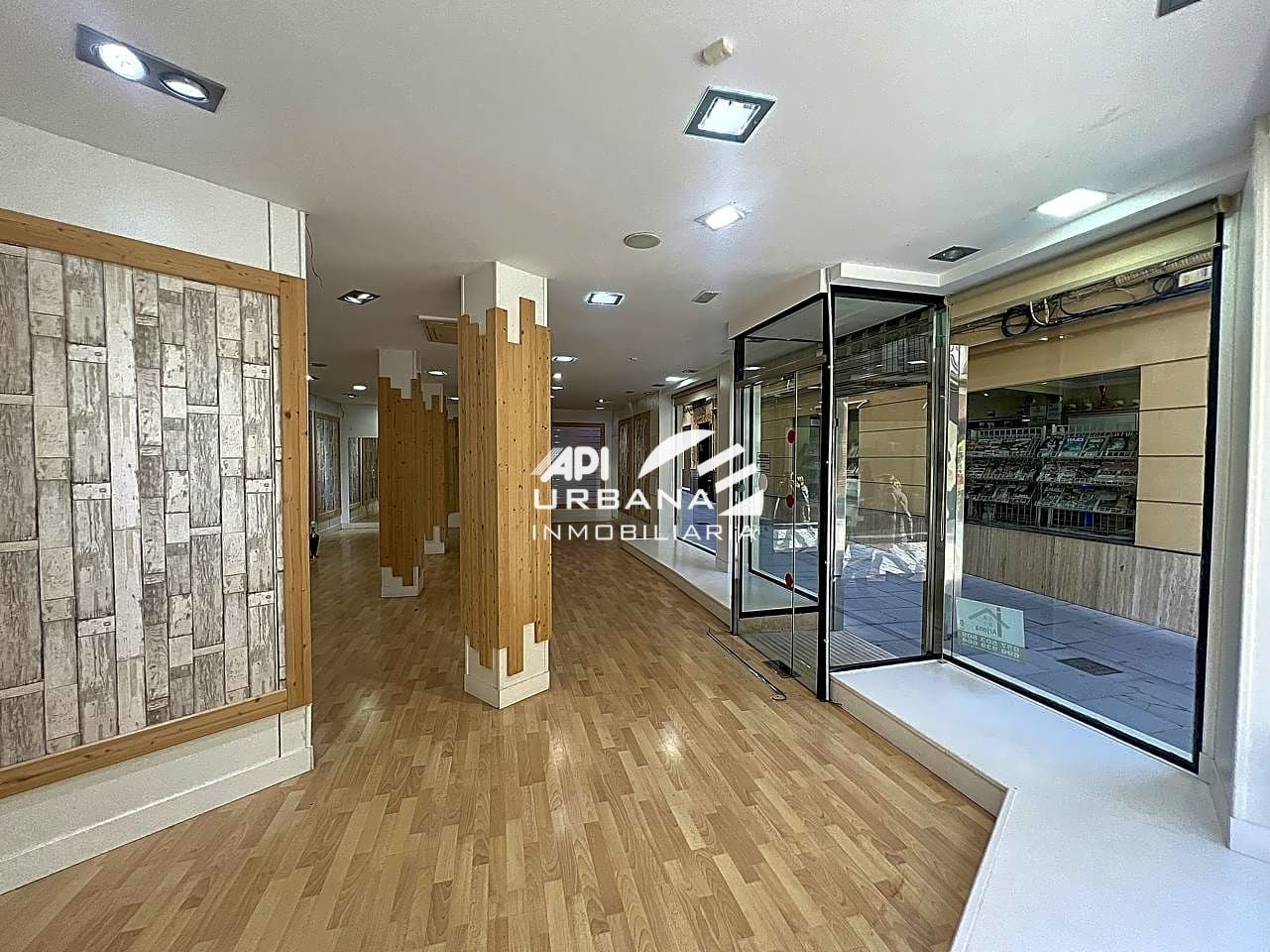 Premises for sale in Lucena  with Air Conditioner