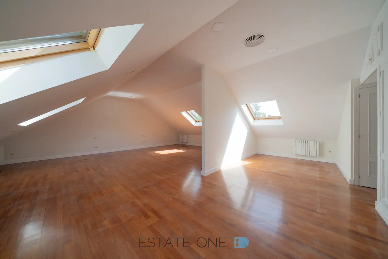 Casa o chalet de alquiler en Madrid con Aire acondicionado, Calefacción y Jardín privado