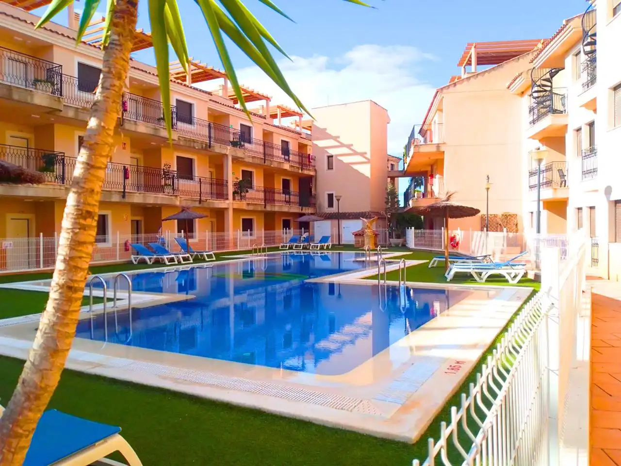 Apartamento con piscina en venta en Los Collados-Los Geraneos, imagen 2