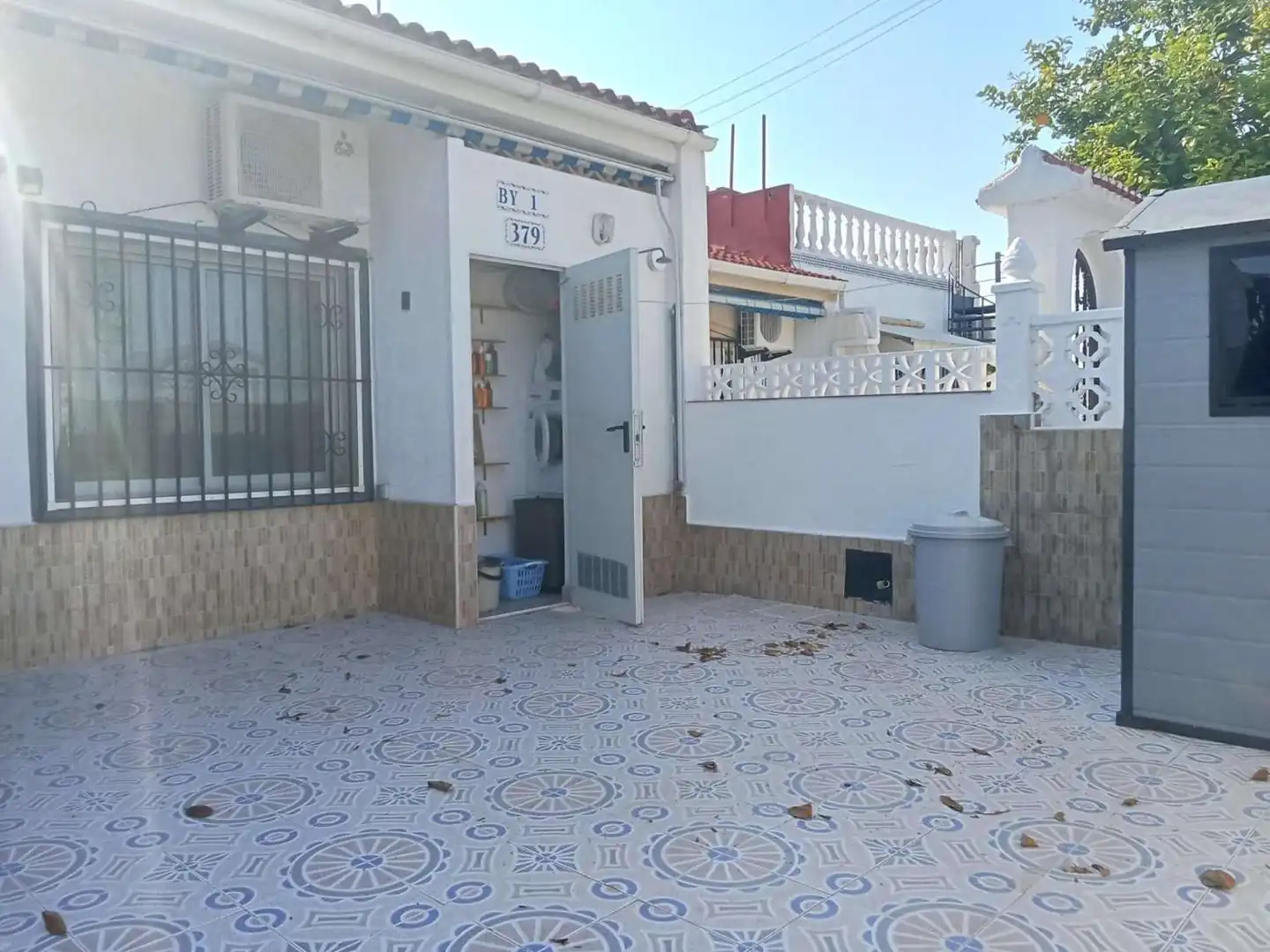 Vista exterior de Casa o xalet en venda en Zona Carrefour - Urbanizaciones