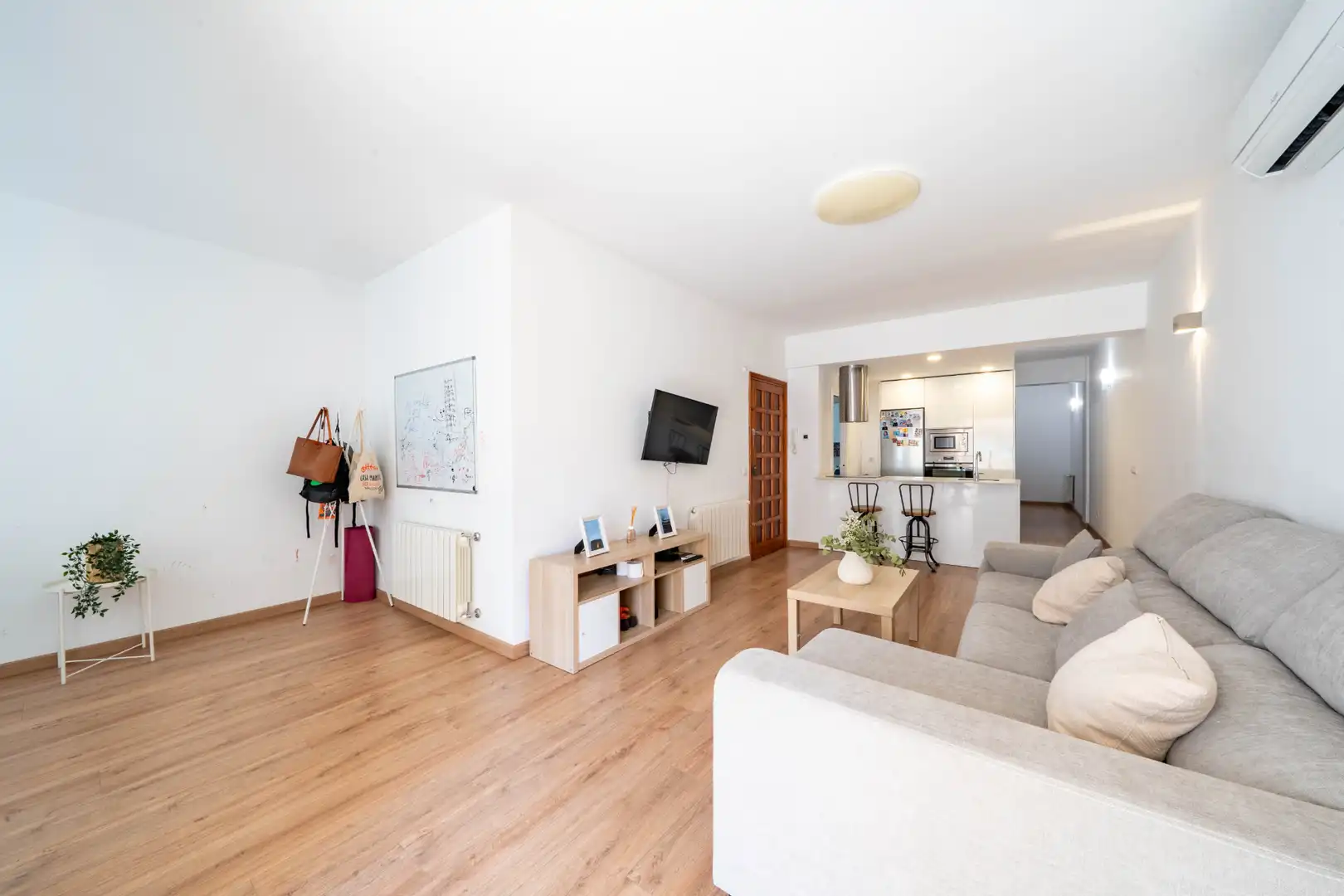 Living room of Flat for rent in  Palma de Mallorca  with Air Conditioner, Heating and Terrace