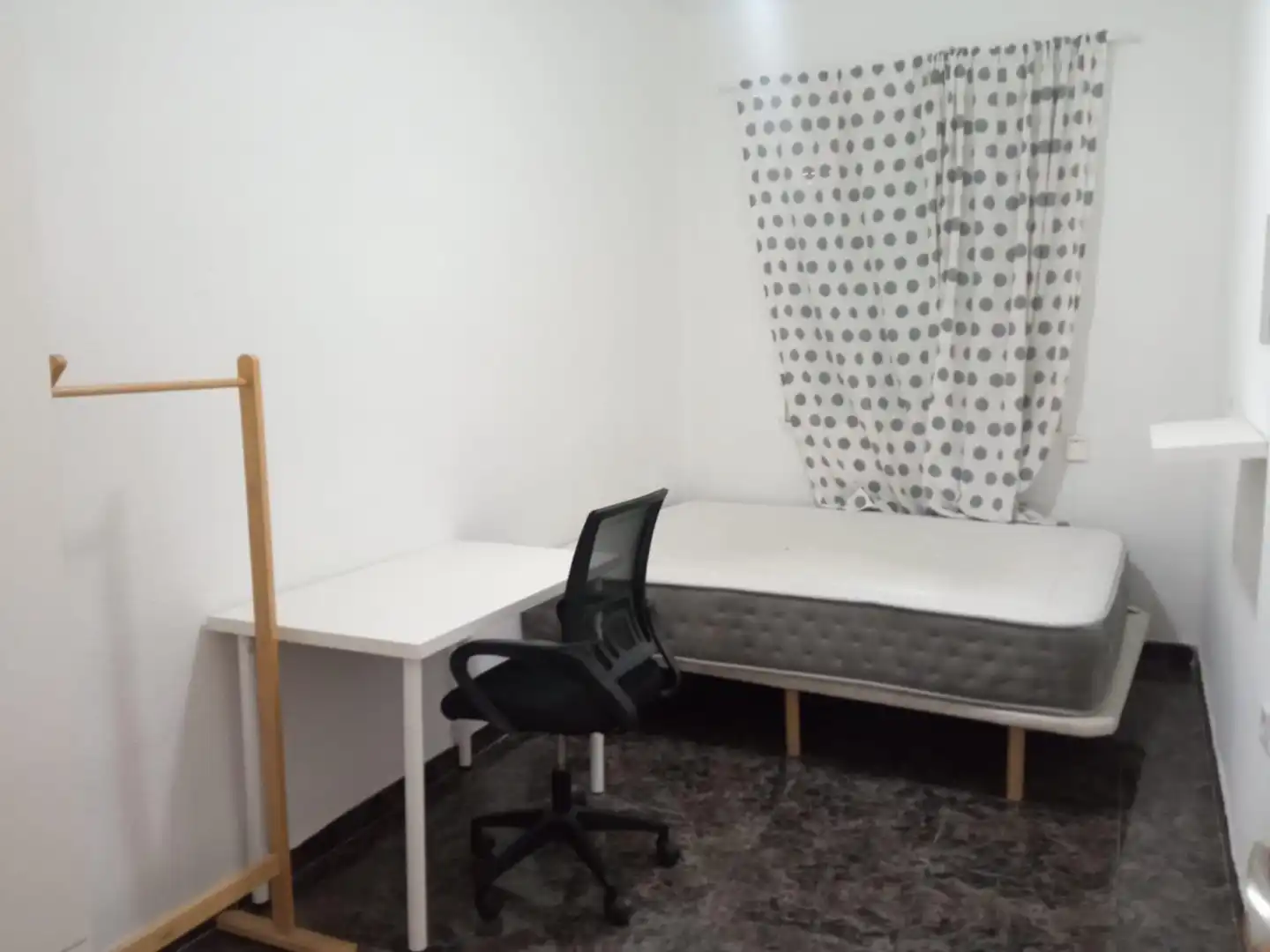 Bedroom of Flat for sale in Valencia  with Storage room