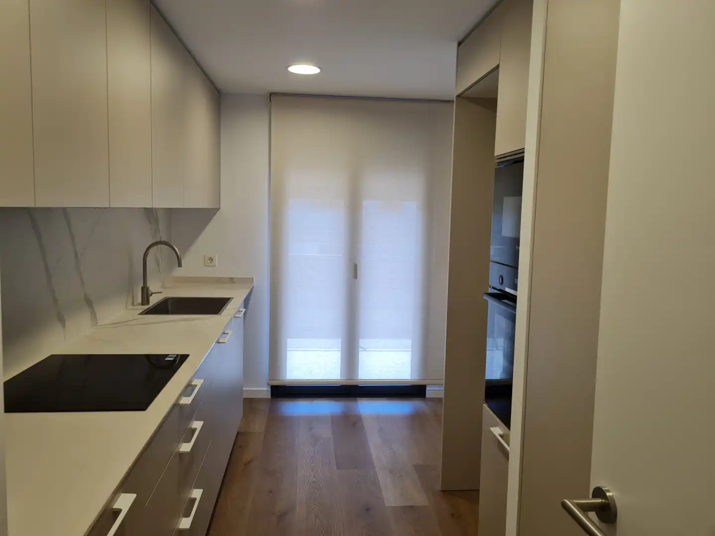 Cuina de Pis de lloguer en Girona amb Aire condicionat, Calefacció i Parquet