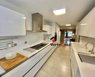 Kitchen of Flat to rent in  Valencia Capital  with Air Conditioner and Balcony