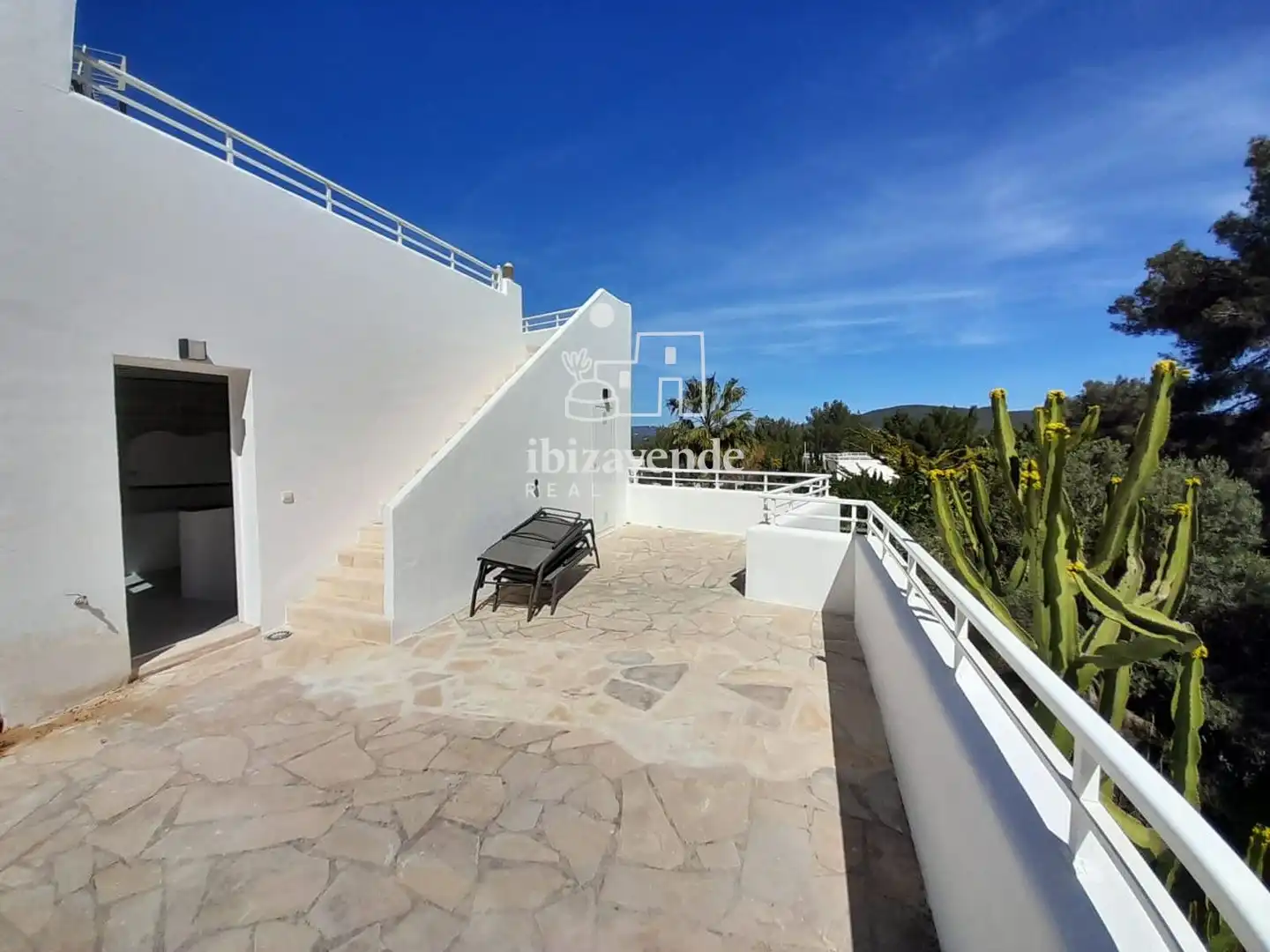 Vista exterior de Casa o xalet en venda en Santa Eulària des Riu amb Aire condicionat, Calefacció i Piscina