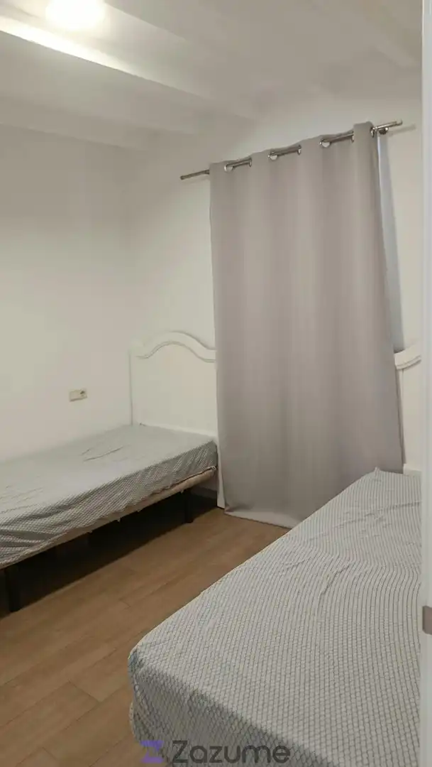 Habitación de Piso de alquiler en Pizarra con Aire acondicionado, Calefacción y Jardín privado