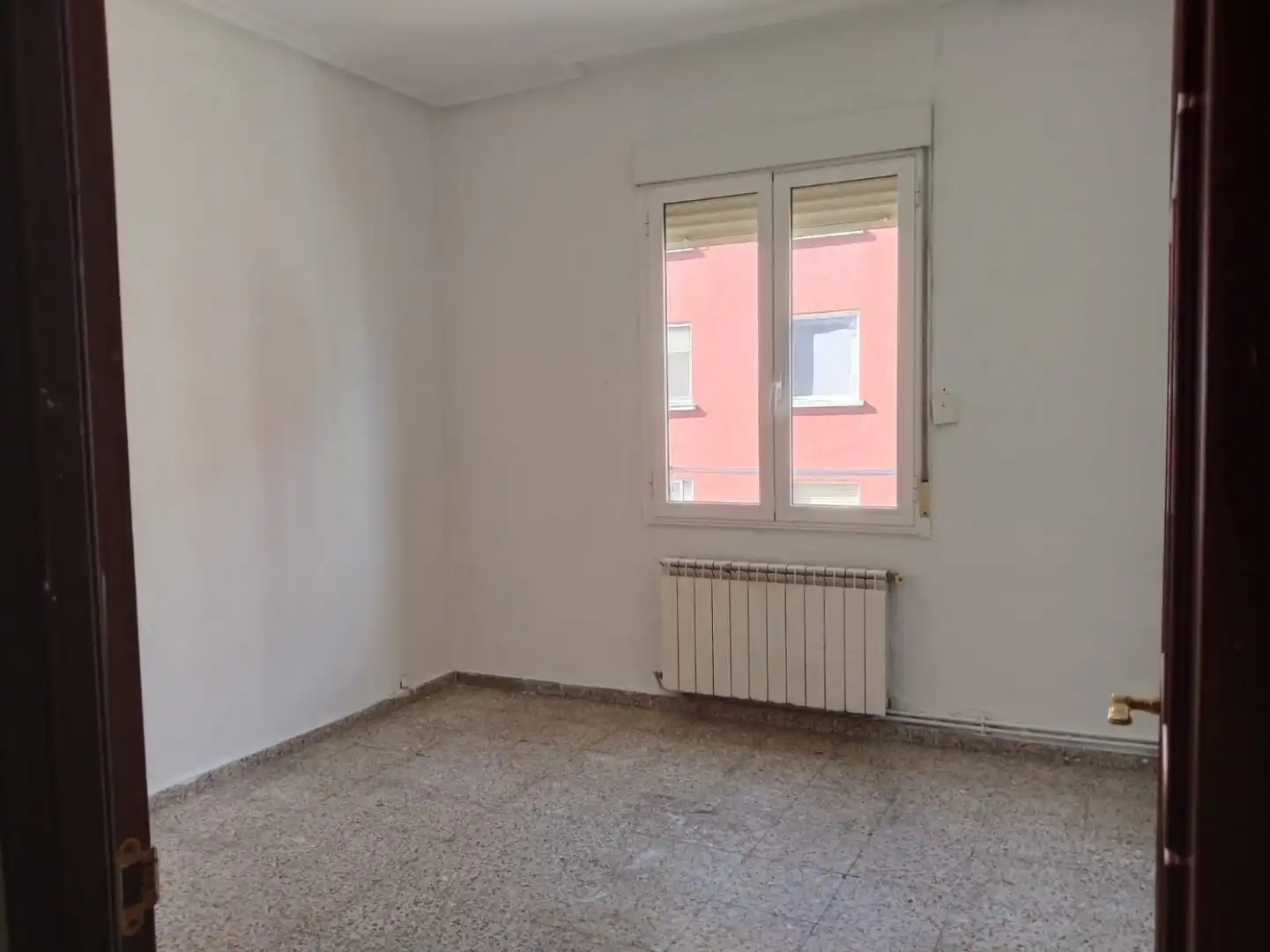 Schlafzimmer von Wohnung zum Verkauf in  Logroño mit Heizung und Möbliert