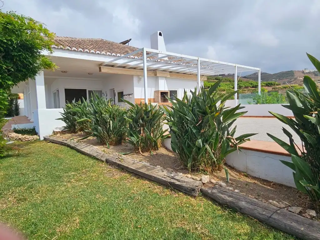 Terrassa de Casa o xalet en venda en Torrox amb Aire condicionat, Jardí privat i Terrassa