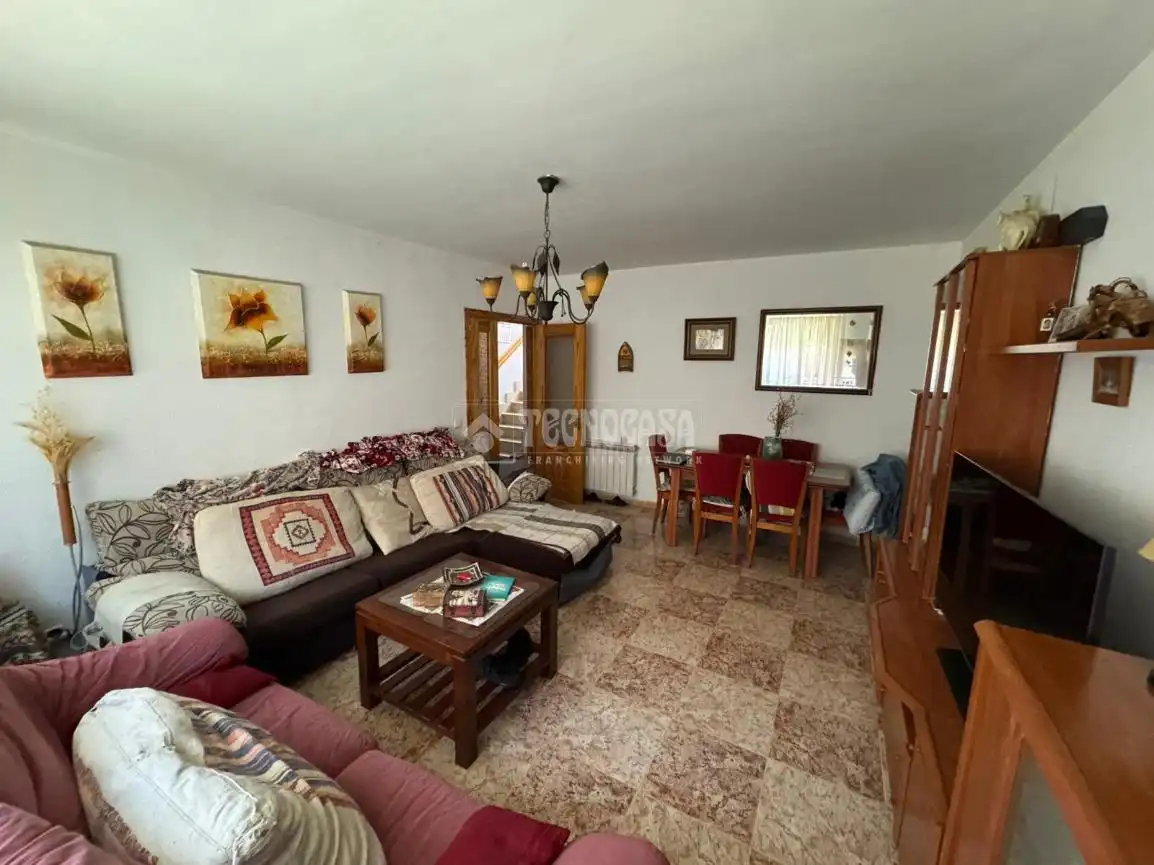 Sala de estar de Casa adosada en venta en Yepes con Calefacción