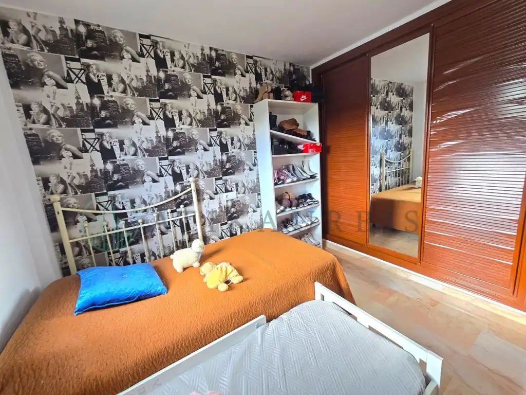 Dormitori de Casa adosada en venda en Colmenar amb Aire condicionat, Terrassa i Piscina