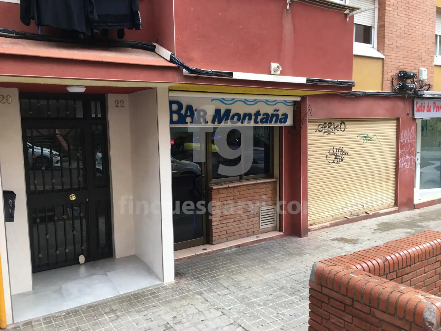 Vista exterior de Local en venta en Badalona con Aire acondicionado