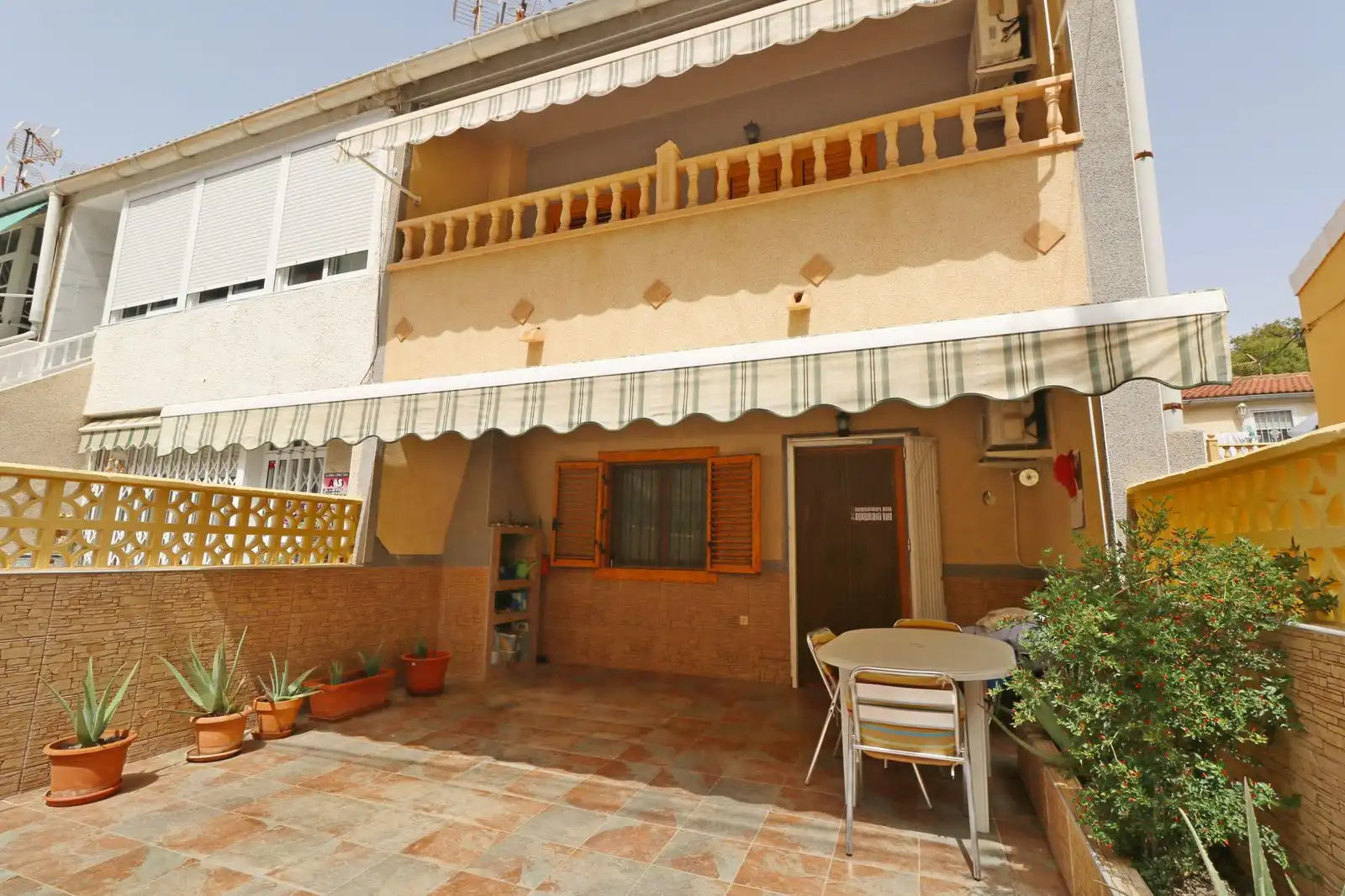Jardí de Casa adosada en venda en Torrevieja amb Jardí privat i Terrassa