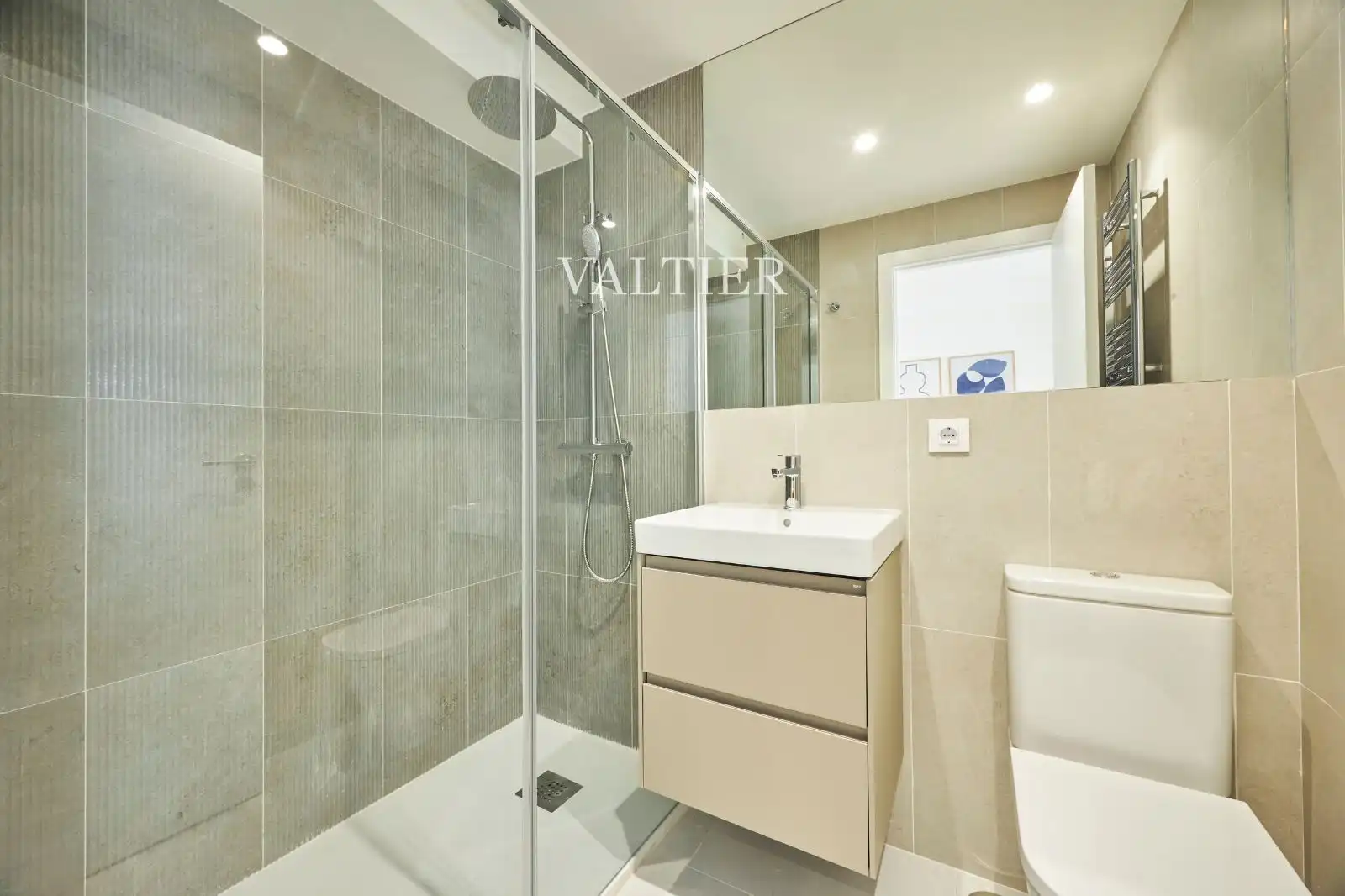 Baño de Piso de alquiler en Madrid con Aire acondicionado, Calefacción y Amueblado