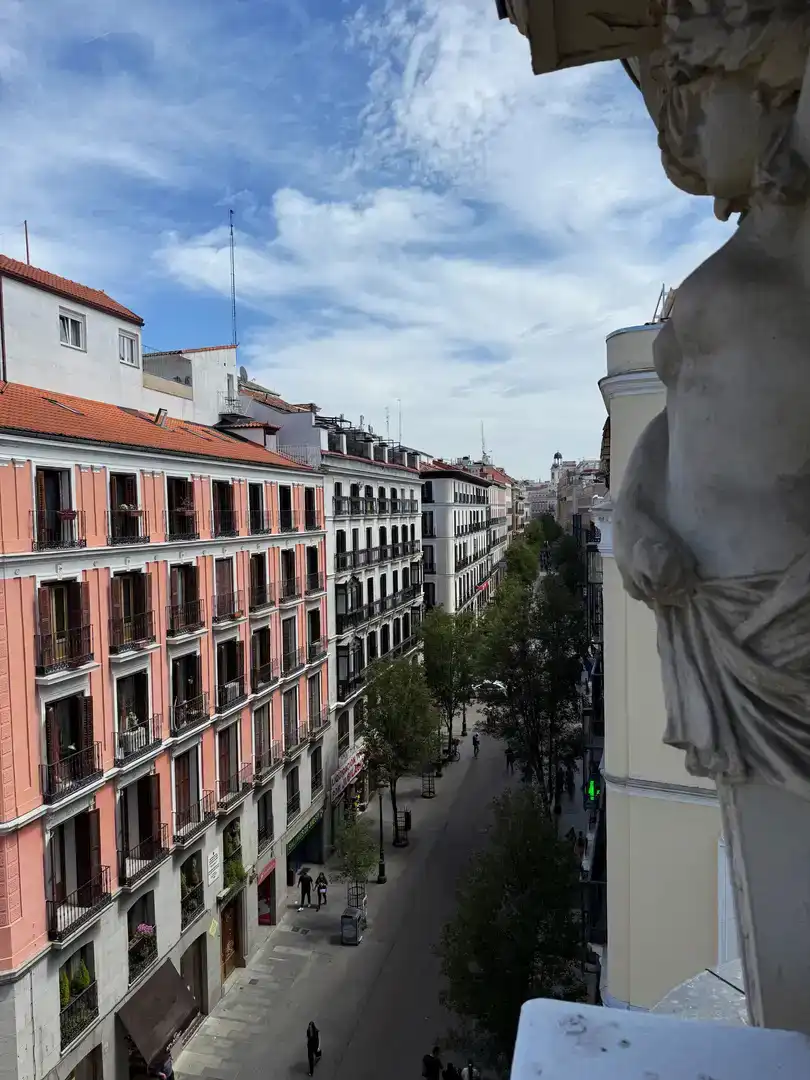 Außenansicht von Maisonette zur Miete in  Madrid Capital mit Klimaanlage und Balkon